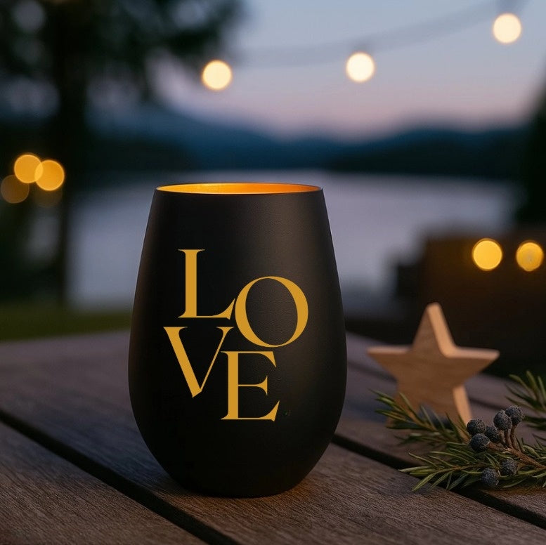 Aromātiskā svece ar LOVE (mīlestības) dizainu