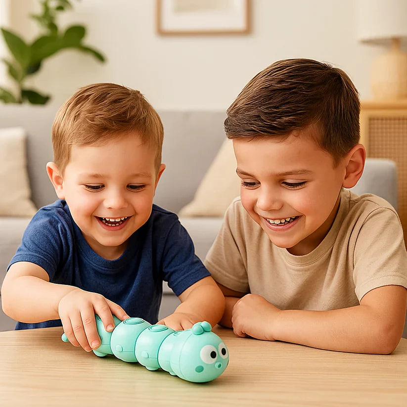 Nakrūvējama kāpura rotaļlieta bērniem – attīsta spēju gulēt uz vēderiņa un veicina rāpošanu