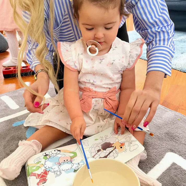 Ūdens krāsojamā grāmatiņa – Seko līnijām!