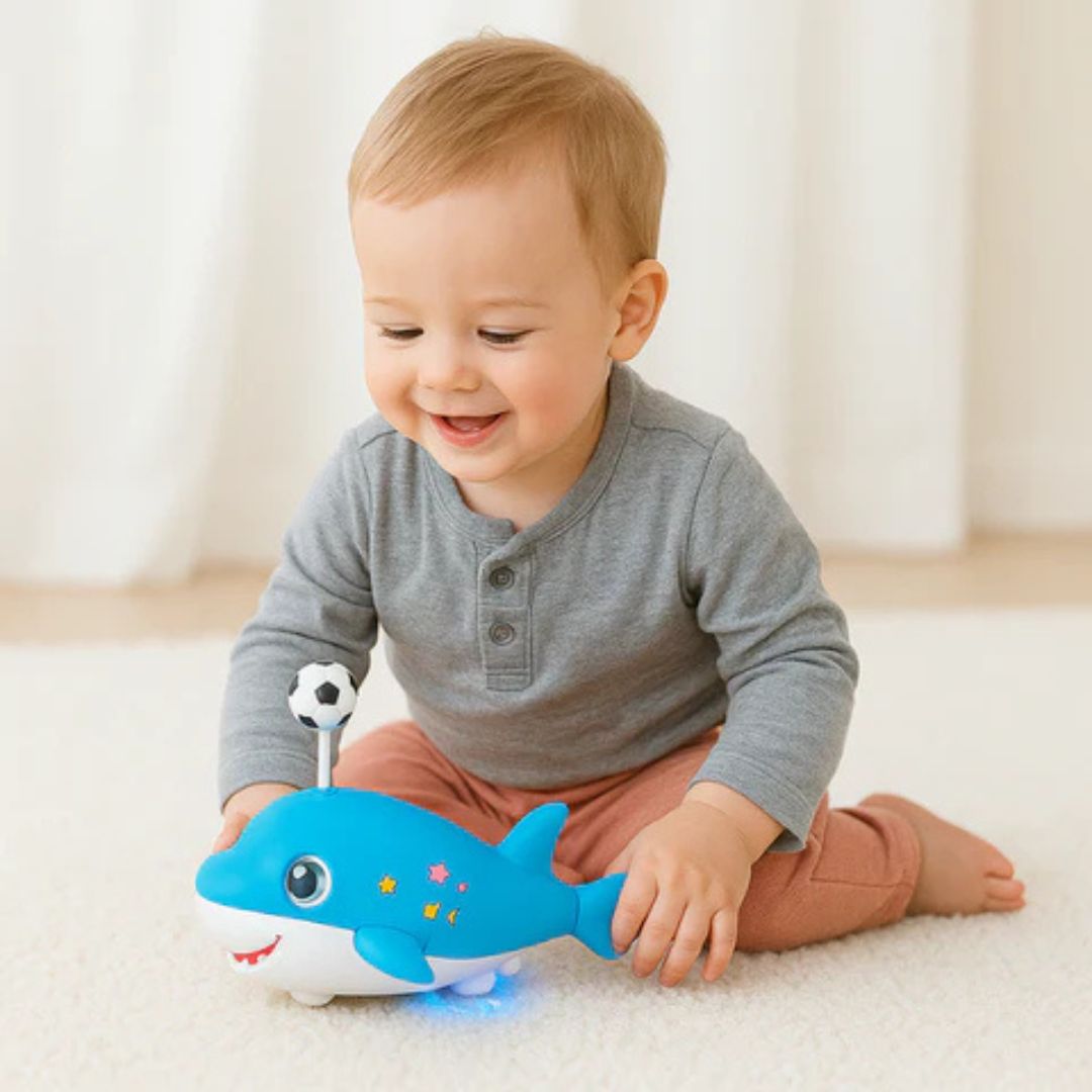 Peldoša haizivs rotaļlieta ar bumbiņu