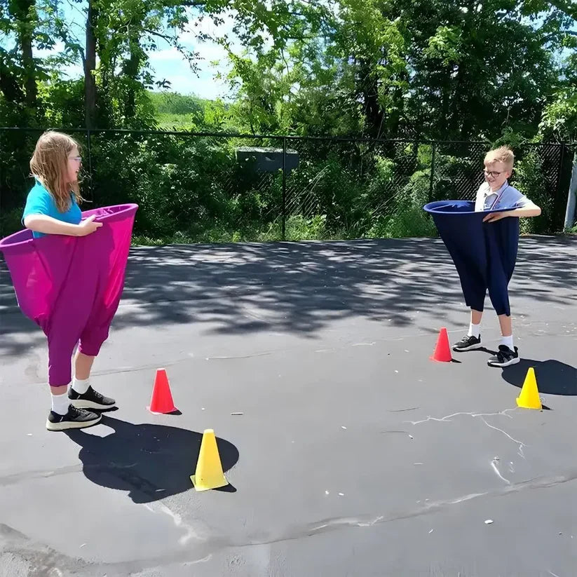 Bumbiņas ķeršanas spēle visai ģimenei