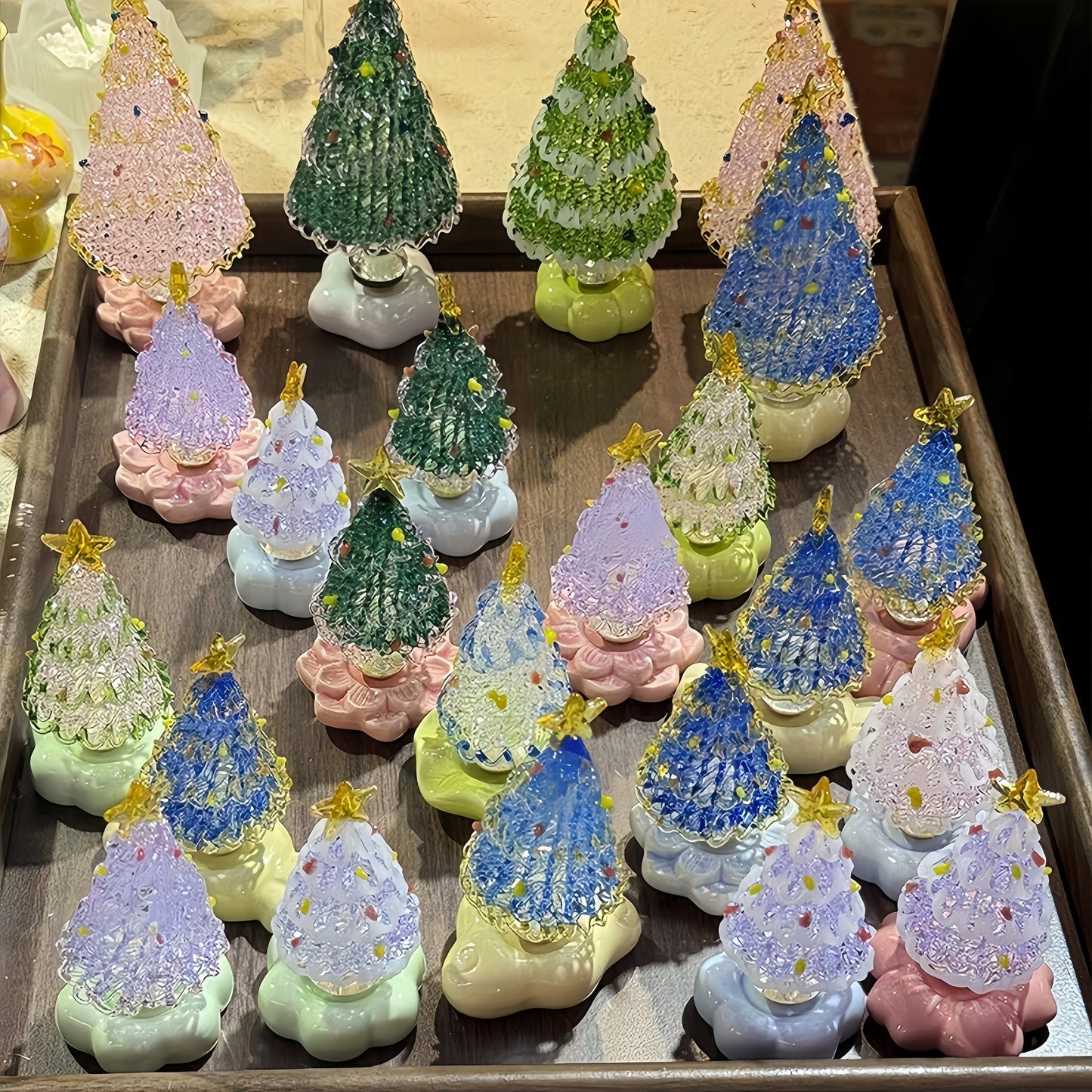 Rotējošs dekors no stikla un keramikasSS