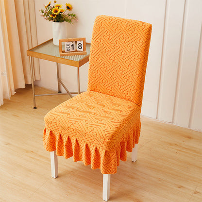 Krēsla pārvalks – piešķiriet saviem krēsliem jaunu izskatu